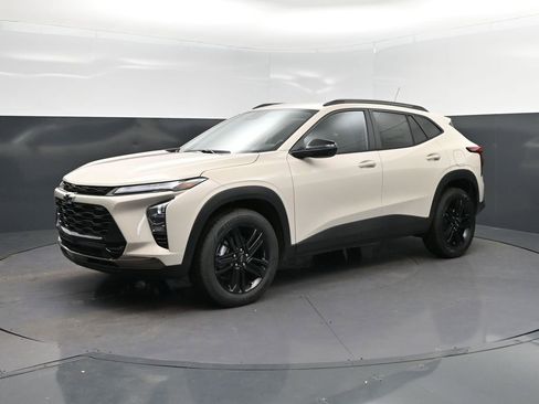 New 2026 Chevrolet Trax ACTIV FWD image 3