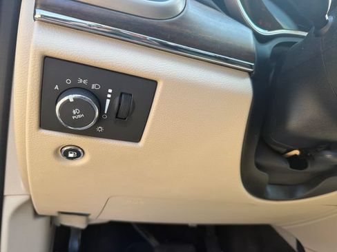 Used 2016 Jeep Grand Cherokee Limited AWD/4WD image 18