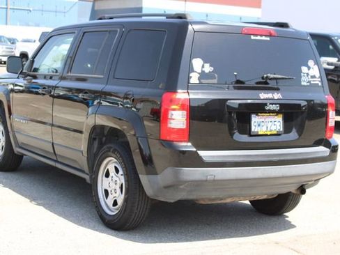 Used 2015 Jeep Patriot Sport w/ Power Value Group FWD image 3