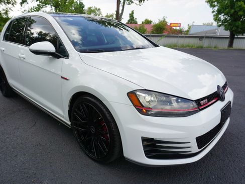 Used 2017 Volkswagen GTI SE FWD image 5