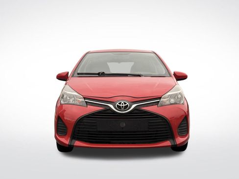 Used 2015 Toyota Yaris L image 2