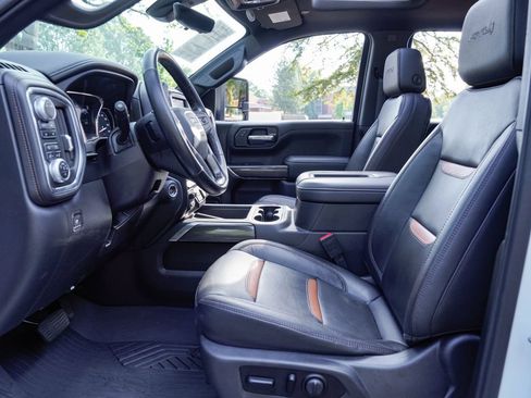 Used 2020 GMC Sierra 1500 AT4 w/ AT4 Premium Package AWD/4WD image 6