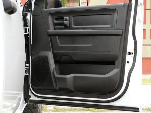 Used 2018 RAM 2500 Tradesman w/ Chrome Appearance Group AWD/4WD image 37