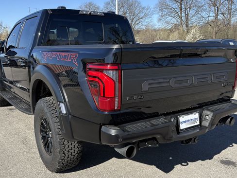 Used 2025 Ford F150 Raptor AWD/4WD image 8