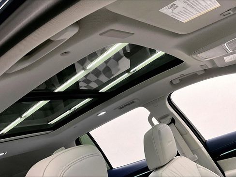 Used 2025 Buick Enclave Avenir w/ Super Cruise Package AWD/4WD image 19