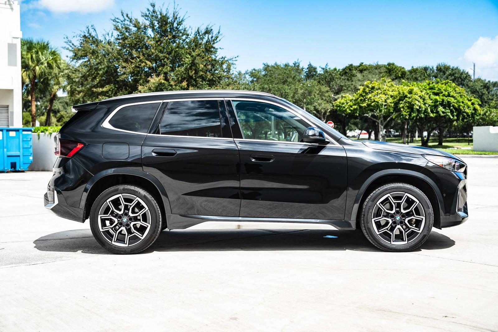 Used 2025 BMW X1 xDrive28i w/ Convenience Package AWD/4WD image 4
