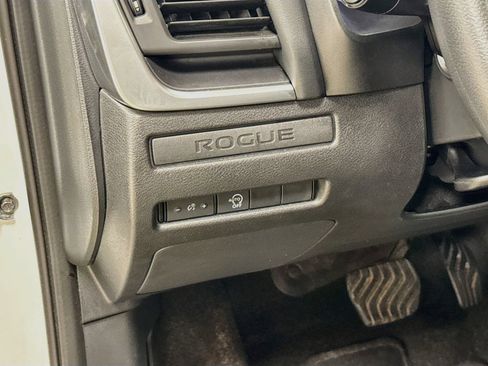 Used 2024 Nissan Rogue S AWD/4WD image 10