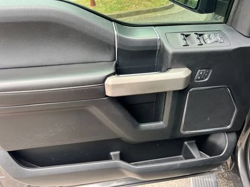 Used 2019 Ford F150 Lariat w/ Equipment Group 502A Luxury AWD/4WD image 12