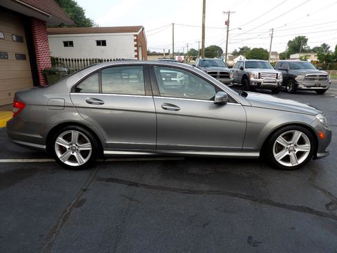 Used 2011 Mercedes-Benz C 300 4MATIC Sedan image 7