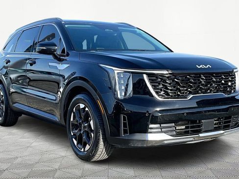 Used 2024 Kia Sorento S image 12