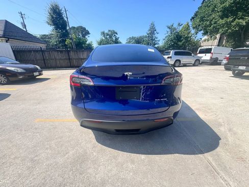 Used 2024 Tesla Model Y Long Range AWD/4WD image 5