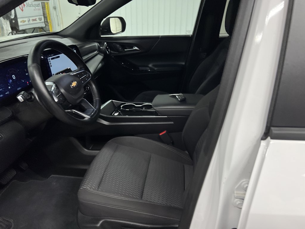 Certified 2025 Chevrolet Equinox LT w/ Safety and Technology Package AWD/4WD image 13