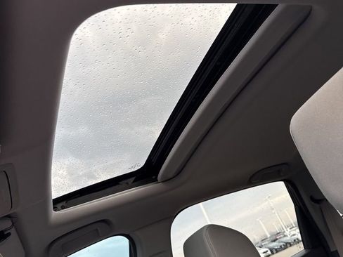 Used 2018 Honda CR-V EX image 9