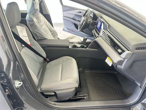 Used 2025 Toyota Camry LE image 24