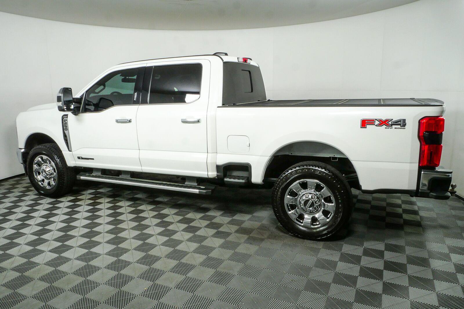 Used 2024 Ford F250 Lariat w/ Chrome Package AWD/4WD image 30