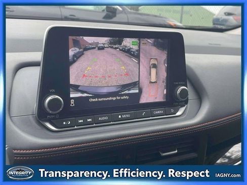 Certified 2025 Nissan Rogue SV image 29