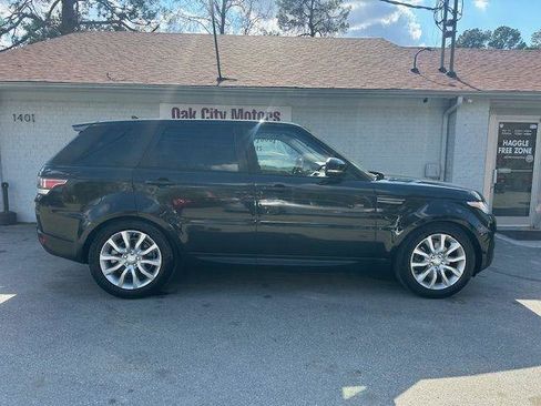 Used 2016 Land Rover Range Rover Sport SE AWD/4WD image 4