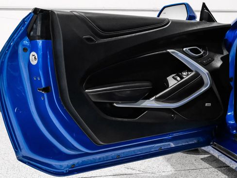 Used 2017 Chevrolet Camaro SS RWD image 43