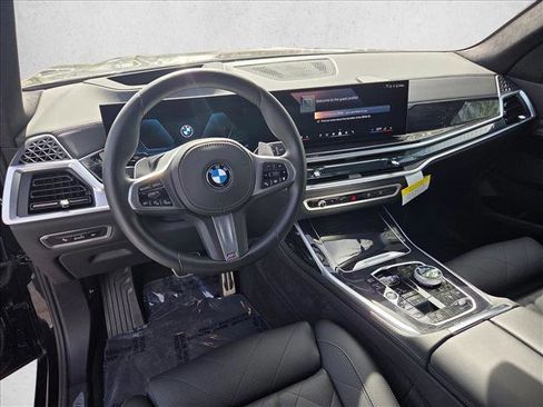 Certified 2025 BMW X7 xDrive40i w/ M Sport Package AWD/4WD image 13