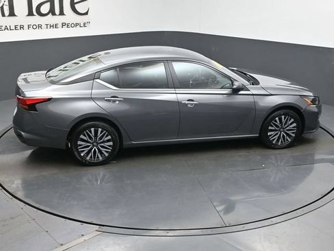 Used 2025 Nissan Altima 2.5 SV AWD/4WD image 54