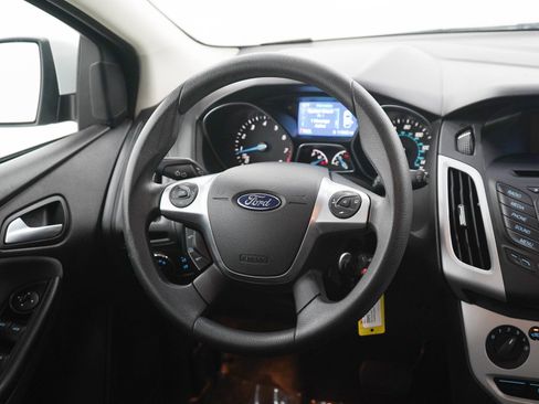 Used 2014 Ford Focus SE FWD image 14