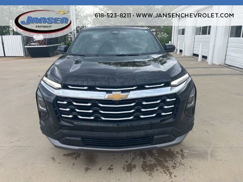 Used 2025 Chevrolet Equinox LT image 2