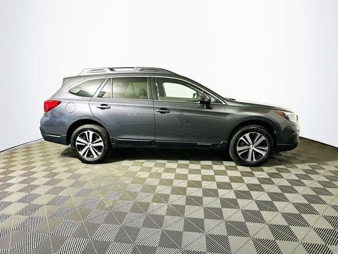 Used 2018 Subaru Outback 2.5i Limited image 9