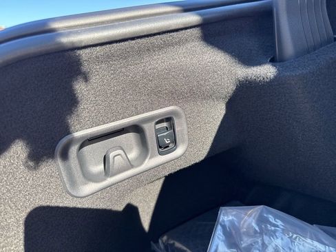 New 2026 Mercedes-Benz E 350 4MATIC Sedan image 29