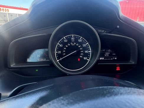 Used 2018 MAZDA MAZDA3 Touring FWD image 32