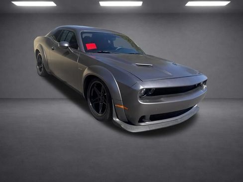 Used 2017 Dodge Challenger R/T RWD image 13
