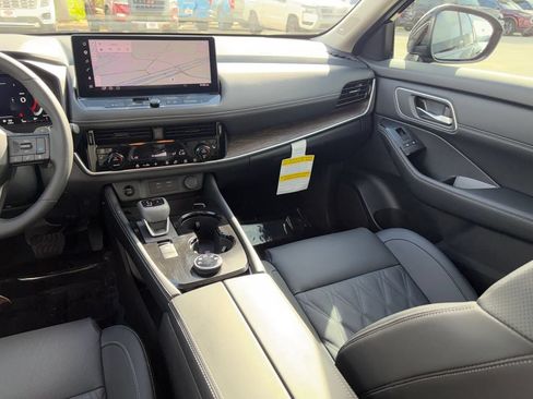 Used 2026 Nissan Rogue Platinum AWD/4WD image 17