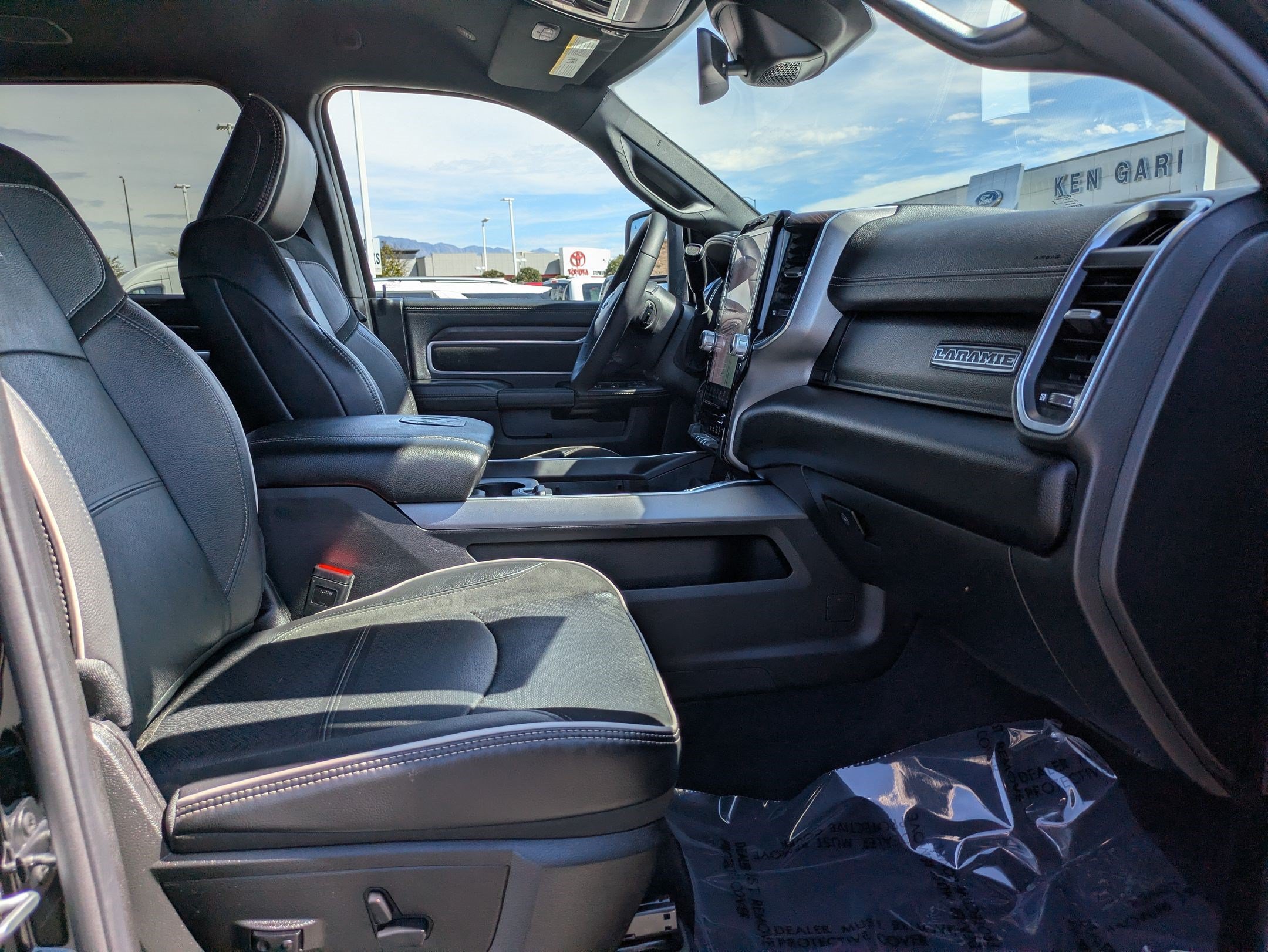 Used 2025 RAM 2500 Laramie AWD/4WD image 31