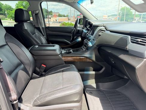 Used 2016 Chevrolet Tahoe LT w/ Luxury Package RWD image 18