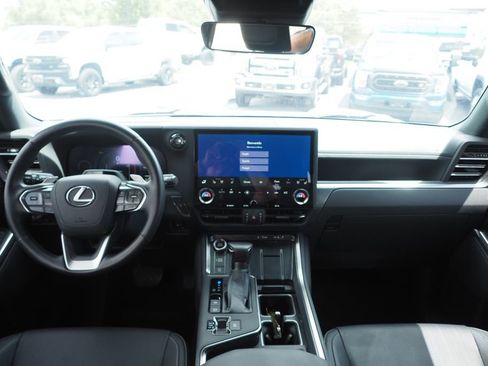 Used 2025 Lexus GX 550 w/ Cold Area Package AWD/4WD image 18