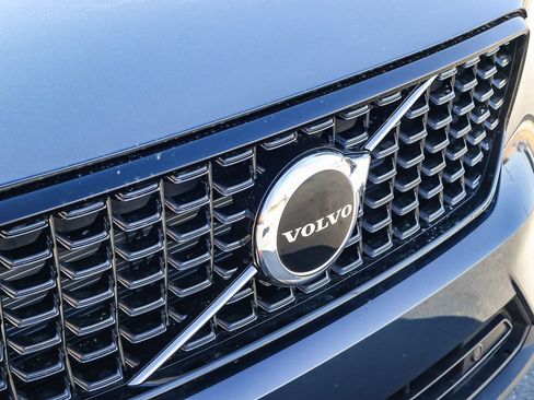 New 2026 Volvo XC40 B5 Core image 17