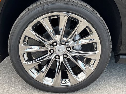 New 2026 Cadillac Escalade ESV Platinum Luxury w/ LPO, Radiant Package AWD/4WD image 13