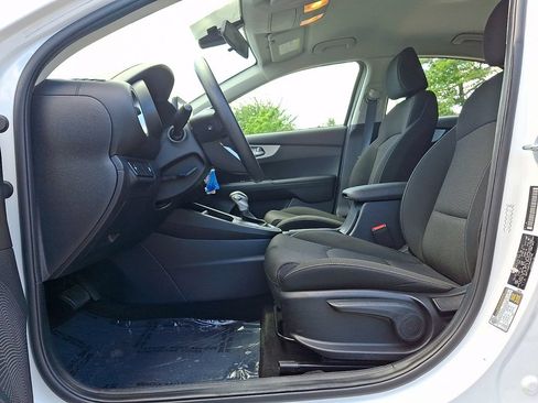 Certified 2022 Kia Forte LXS FWD image 14