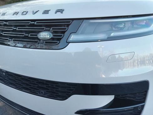 Used 2024 Land Rover Range Rover Sport SE image 7