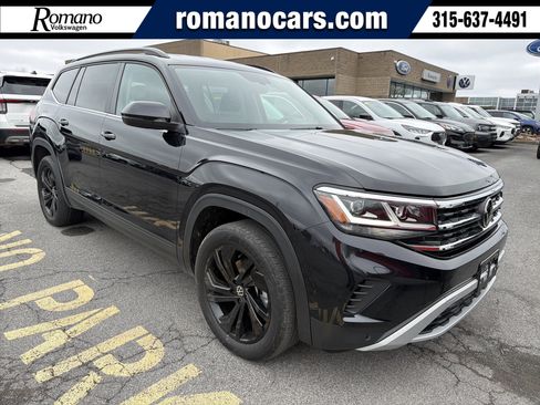 Used 2023 Volkswagen Atlas SE w/ Black Wheel Package image 1
