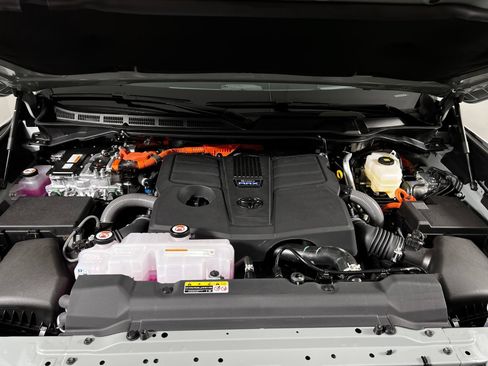 Used 2026 Toyota Sequoia Platinum AWD/4WD image 9