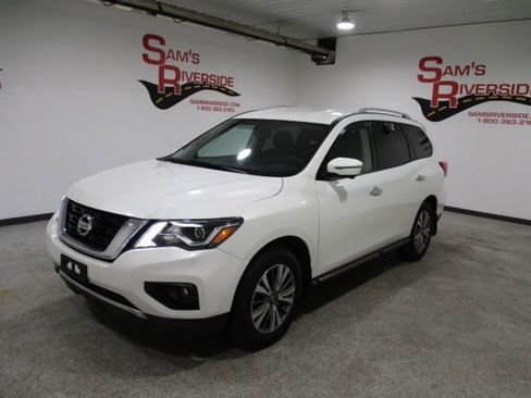 Used 2019 Nissan Pathfinder SL image 1