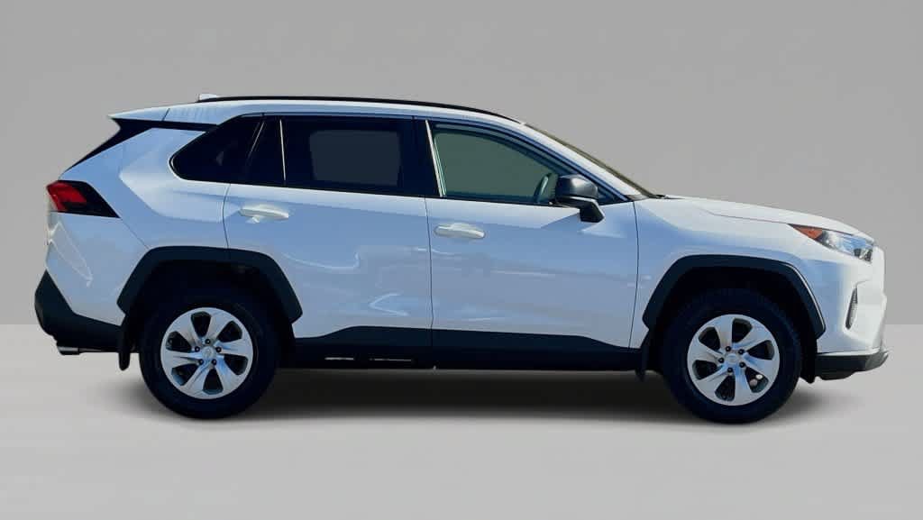 Used 2019 Toyota RAV4 LE FWD image 9