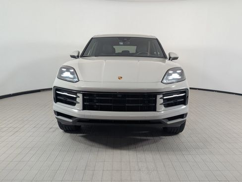 Certified 2024 Porsche Cayenne AWD/4WD image 6