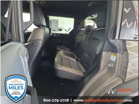 Used 2025 Ford Bronco Outer Banks AWD/4WD image 13