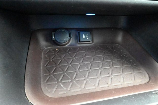 Used 2019 Toyota RAV4 Limited FWD image 39