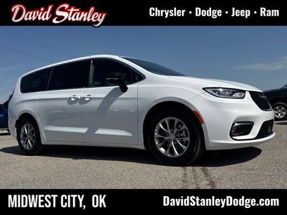 Used 2026 Chrysler Pacifica Limited