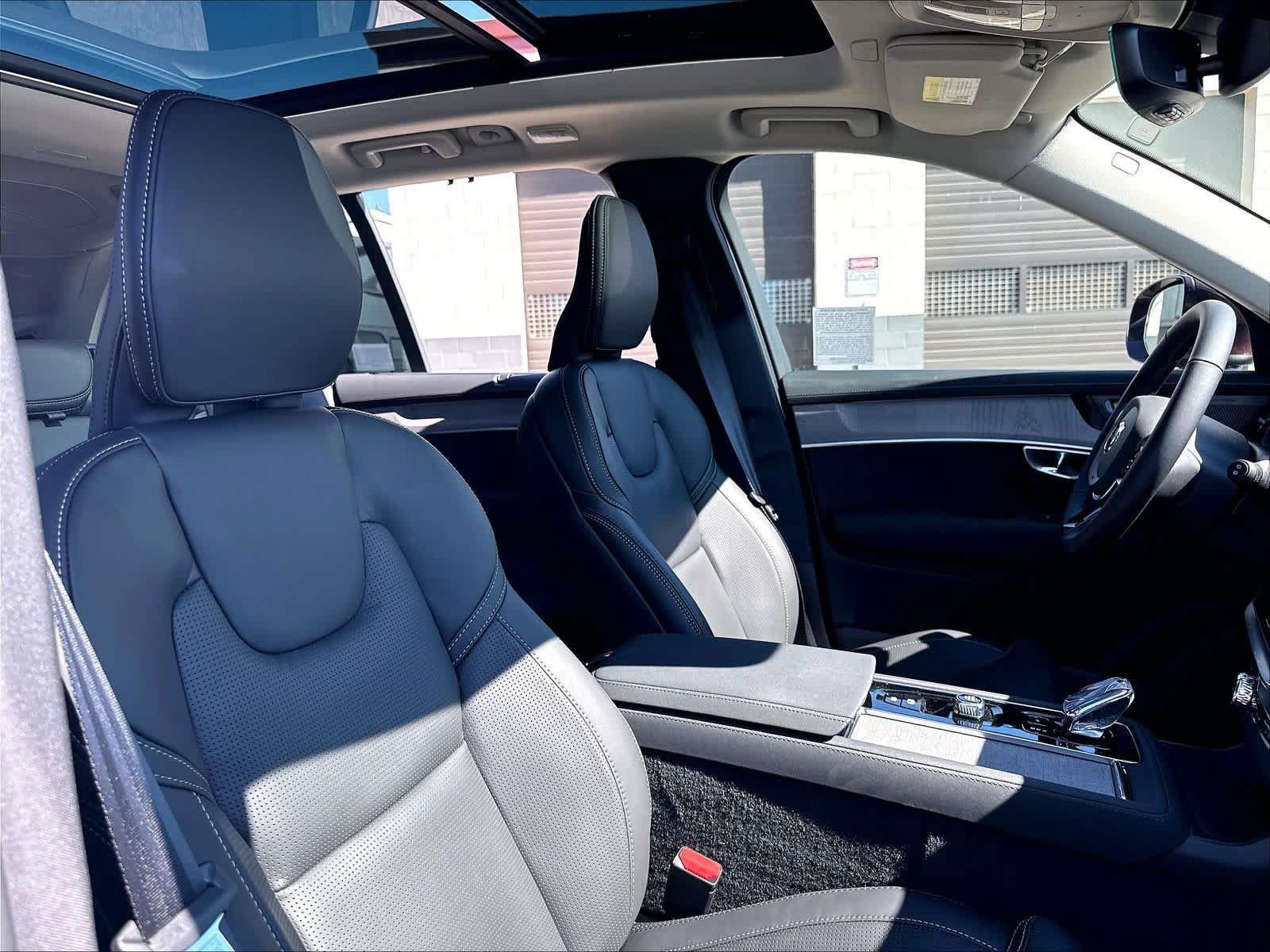 New 2026 Volvo XC90 B5 Ultra w/ Protection Package AWD/4WD image 32