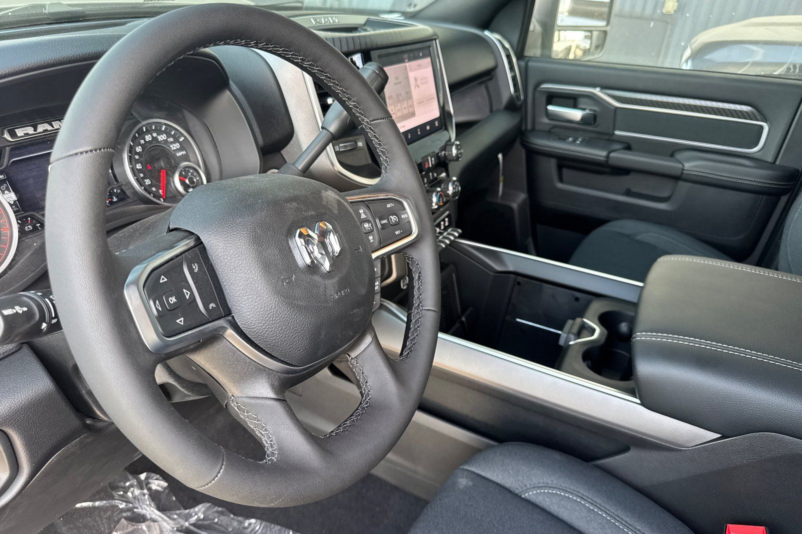 New 2026 RAM 3500 Big Horn AWD/4WD image 9