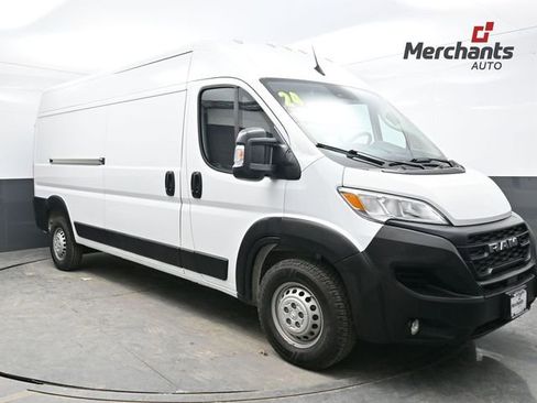 Used 2024 RAM ProMaster 2500 w/ Convenience Group image 1