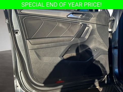 Used 2023 Volkswagen Tiguan SE R-Line image 19